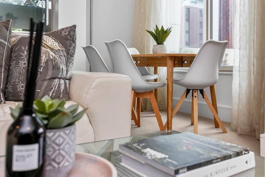 Elegant & Sunny Living With Stunning Marina Views Apartment Auckland Luaran gambar